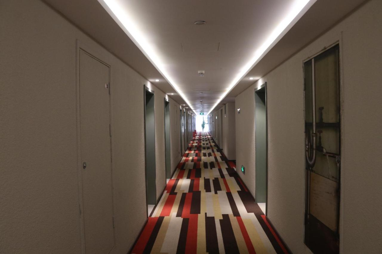 Готель Ibis Chengdu Sm Square Екстер'єр фото